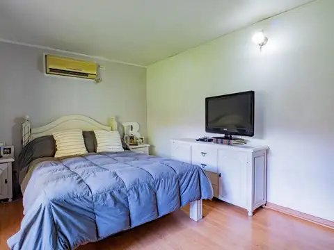 Casa 5 ambientes con 1 baño