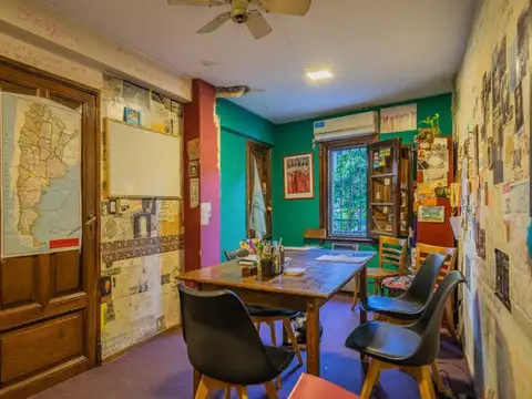 Casa 8 ambientes con 4 baños