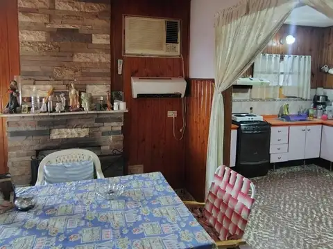 Casa 4 ambientes con 1 baño