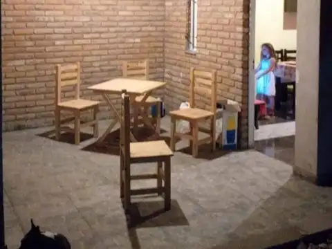 Casa en Venta con 2 cocheras