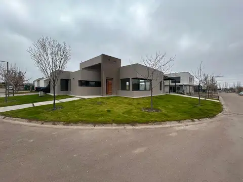 Casa Estrenar, La Luisa, Una Planta, 3 Dorm, 3 Baños, Cochera Doble, Jardín