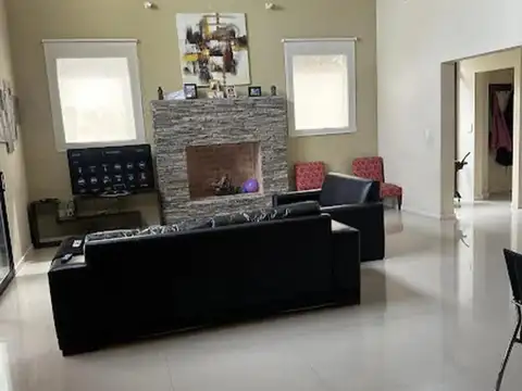 Casa 5 ambientes con 5 baños