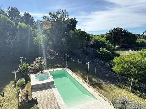 VENTA Casa Costa Esmeralda, Golf I, Pinamar 4 dormitorios, pileta y jacuzzi  FINANCIA 
