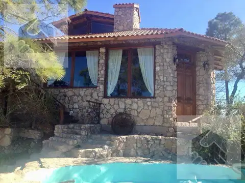 Casa en Venta con 4 cocheras