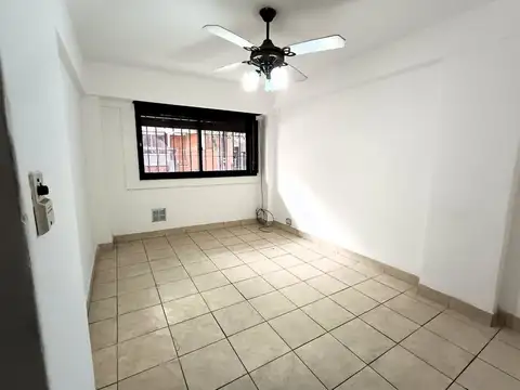 Venta departamento 2 ambientes con patio en Boedo
