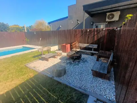 Casa en Venta con 3 cocheras