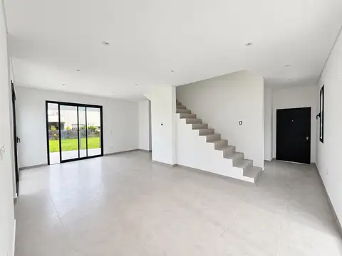 Oportunidad  Casa a estrenar en Santa Lucía, Pilar del Este