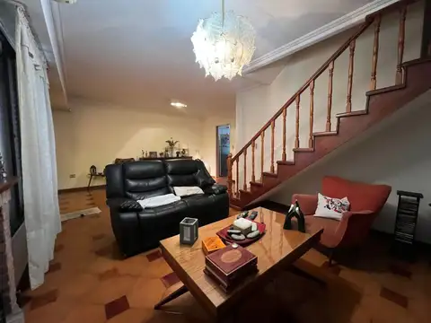 Casa 4 ambientes con 3 baños