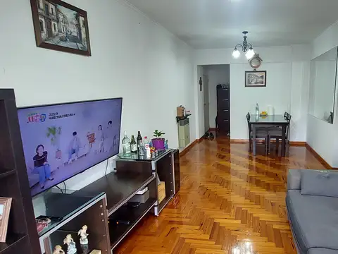   IMPECABLE 4 AMBIENTES CON BALCÓN Y TOILETTE – FLORESTA