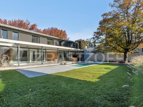 Casa en Venta a estrenar en Las Lomas de San Isidro, Moderna, gran jardín con Studio.