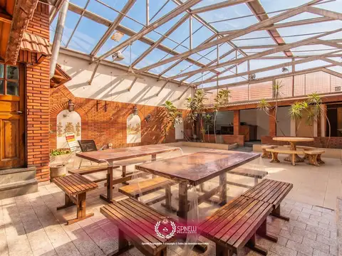 Venta casa en Boedo 4 ambientes 320M² sobre terreno de 223M² en Boedo terraza parrilla jardin garage