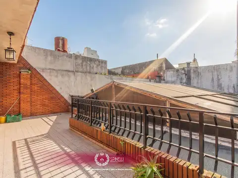 Venta casa en Boedo 4 ambientes 320M² sobre terreno de 223M² en Boedo terraza parrilla jardin garage