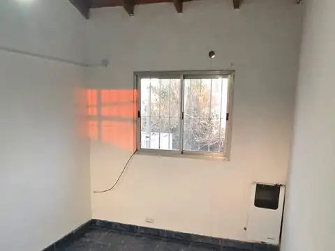 Dúplex en alquiler c/ cochera en San Miguel