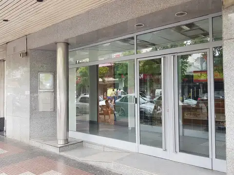Av. Pte. J.D. Perón 1100