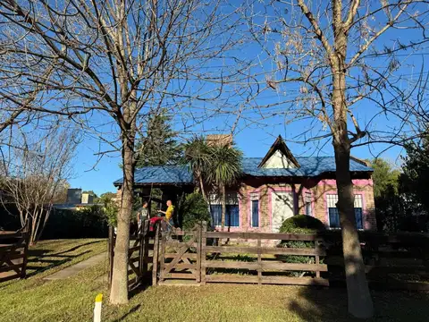 VENTA CASA CON PILETA EN PEHUEN CO