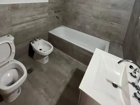 Casa 5 ambientes con 2 baños
