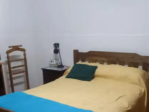 Casa 7 ambientes con 1 baño