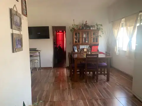 * OPORTUNIDAD * DEPARTAMENTO 2 AMBIENTES C/ BALCON * EXCELENTE ILUMINACION * BUEN ESTADO GRAL *