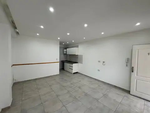 Departamento en Alquiler en Lomas del Mirador, $ 380.000