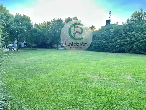 Terreno en Venta en Campos De Álvarez, USD 220.000