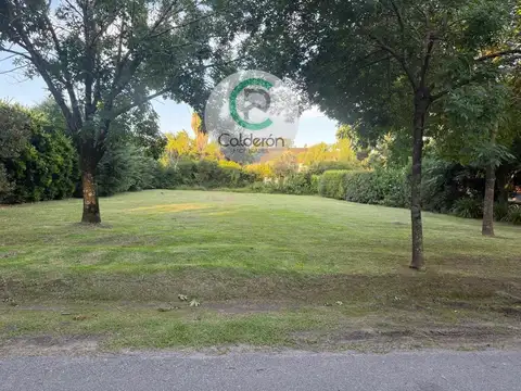 Terreno en Venta en Campos De Alvarez, USD 220.000