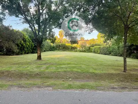 Terreno en Venta en Campos De Alvarez, USD 220.000