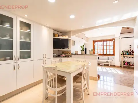 Depto Tipo Casa 4 ambientes con 2 baños