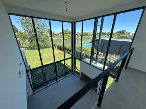 CASA EN VENTA 5 AMB BARRIO EL CANTON A ESTRENAR