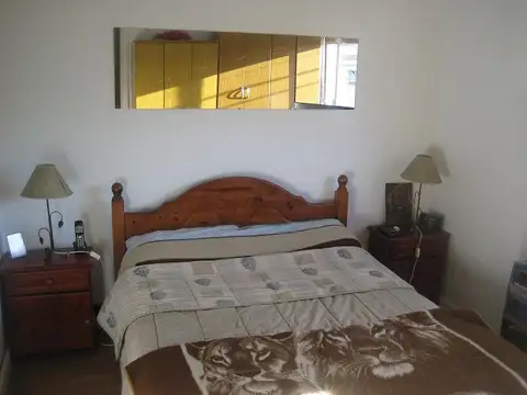 12 de Octubre 200, Piso 1