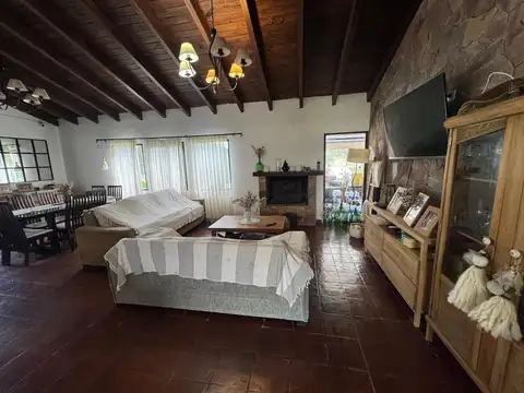 Casa 4 ambientes con 3 baños