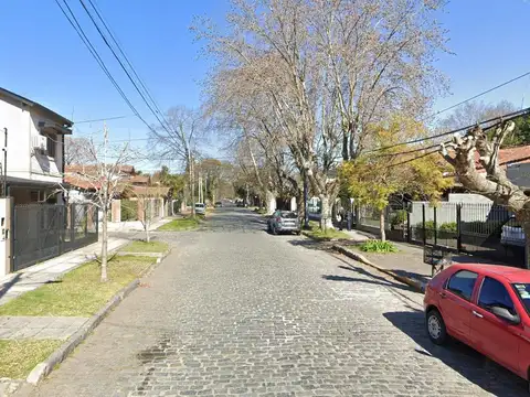 Rosales e/ Etcheverry y Thorne
