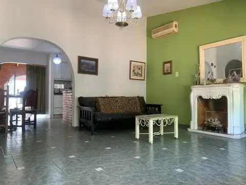 Casa en Venta en Isidro Casanova, USD 93.000