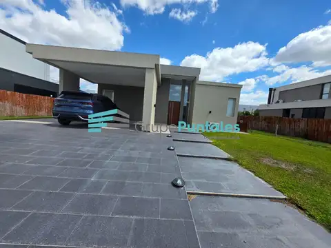 Casa en Lagos de Canning en PB con 3 dormitorios y pileta