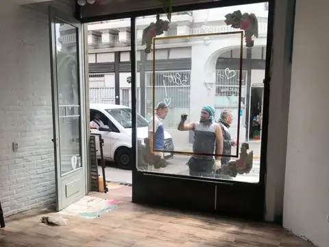 Local en Alquiler Via Púb.