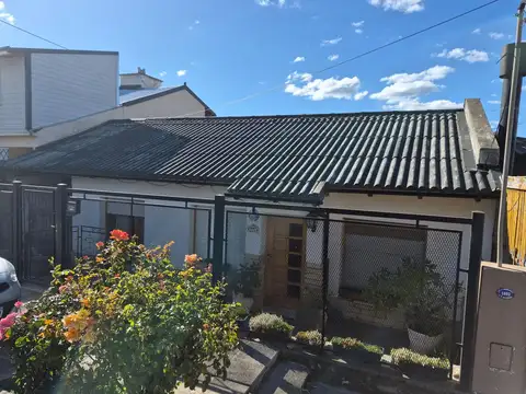 Casa de tres dormitorios en venta, excelente estado