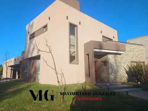 Casa en Alquiler de 3 dormitorios