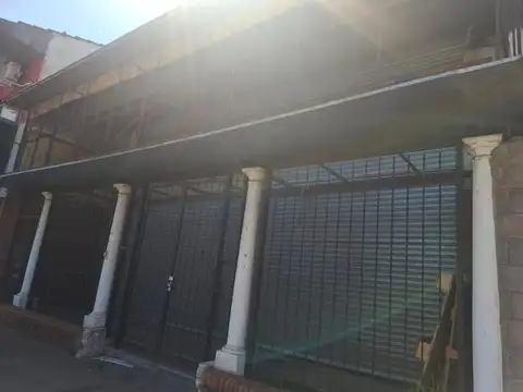 LOCAL DE 200 M2 EN VENTA EN BERAZATEGUI OESTE.
