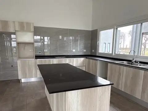 Casa en Alquiler de 3 dormitorios