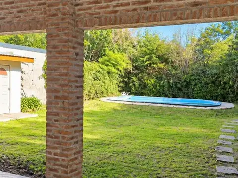 Casa en Alquiler en El Carmencito, USD 1.950