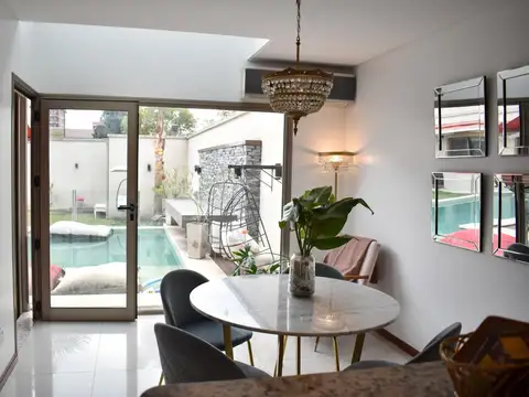 Casa 5 ambientes con 5 baños