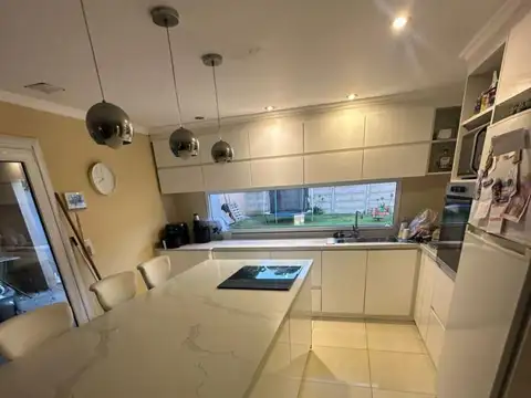 Casa 3 ambientes con 2 baños