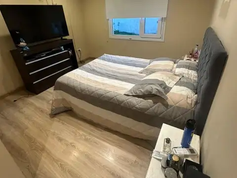 Casa en Alquiler con 2 cocheras