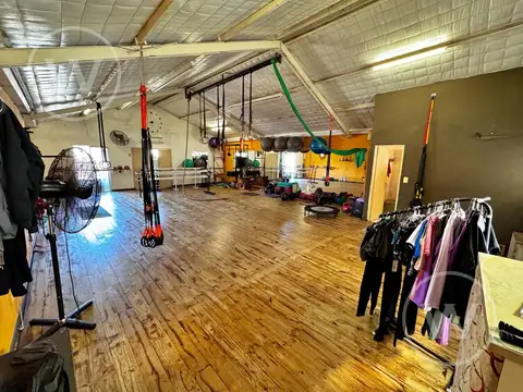 Local Comercial | Oficina | Deposito | Sobre Av. Peron | 100m² Planta Libre