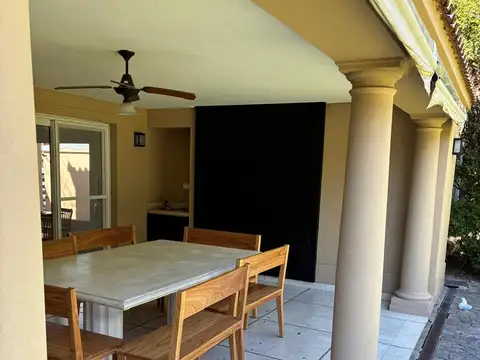 Casa en Alquiler Temporal en Los Senderos I, USD 5.000