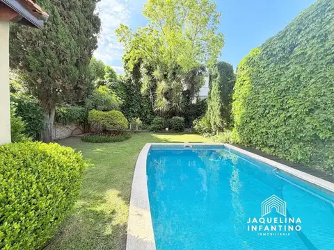 VENTA CASA 6 AMBIENTES RAMOS MEJÍA - JARDÍN Y PISCINA