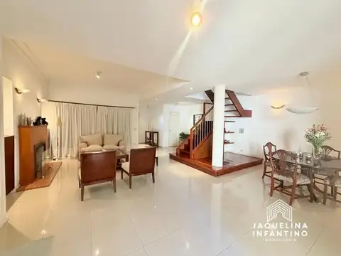 Casa 6 ambientes con 4 baños