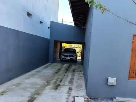 VENTA DE CASA EN SAN ANDRES DE GILES (B)  Apta para crédito 