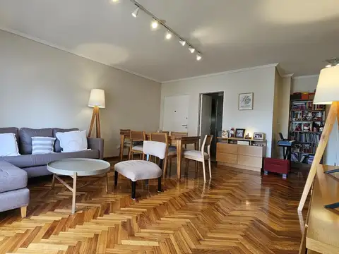 Venta impecable 3 ambientes en Flores