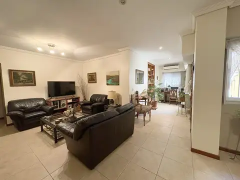 Depto Tipo Casa en Venta con 2 cocheras