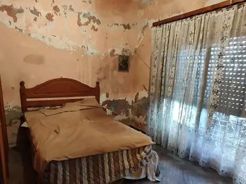 3 CASAS S/LOTE 10 X 30! DOS 3 AMB + UNA 2 AMB + COCH/LOCAL!